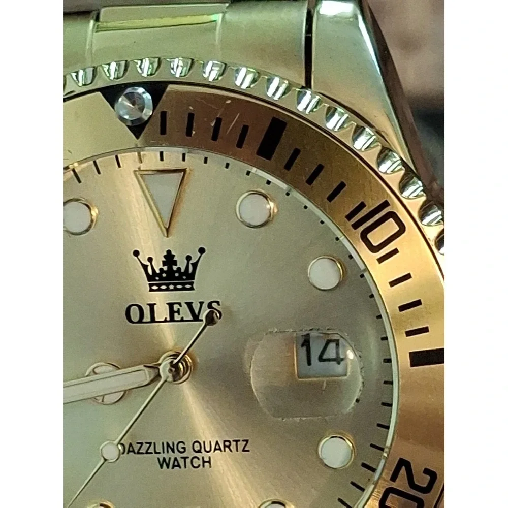 OLEVS 5885G 43mm Polished Goldtone Mens Watch,Day Indicator,Quartz Movement.